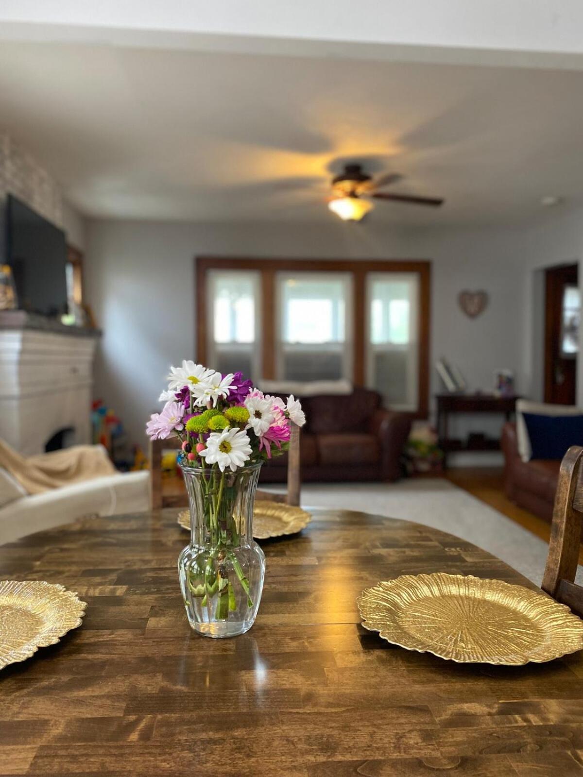 Apartment To Kenwood Conveniently Located Syracuse