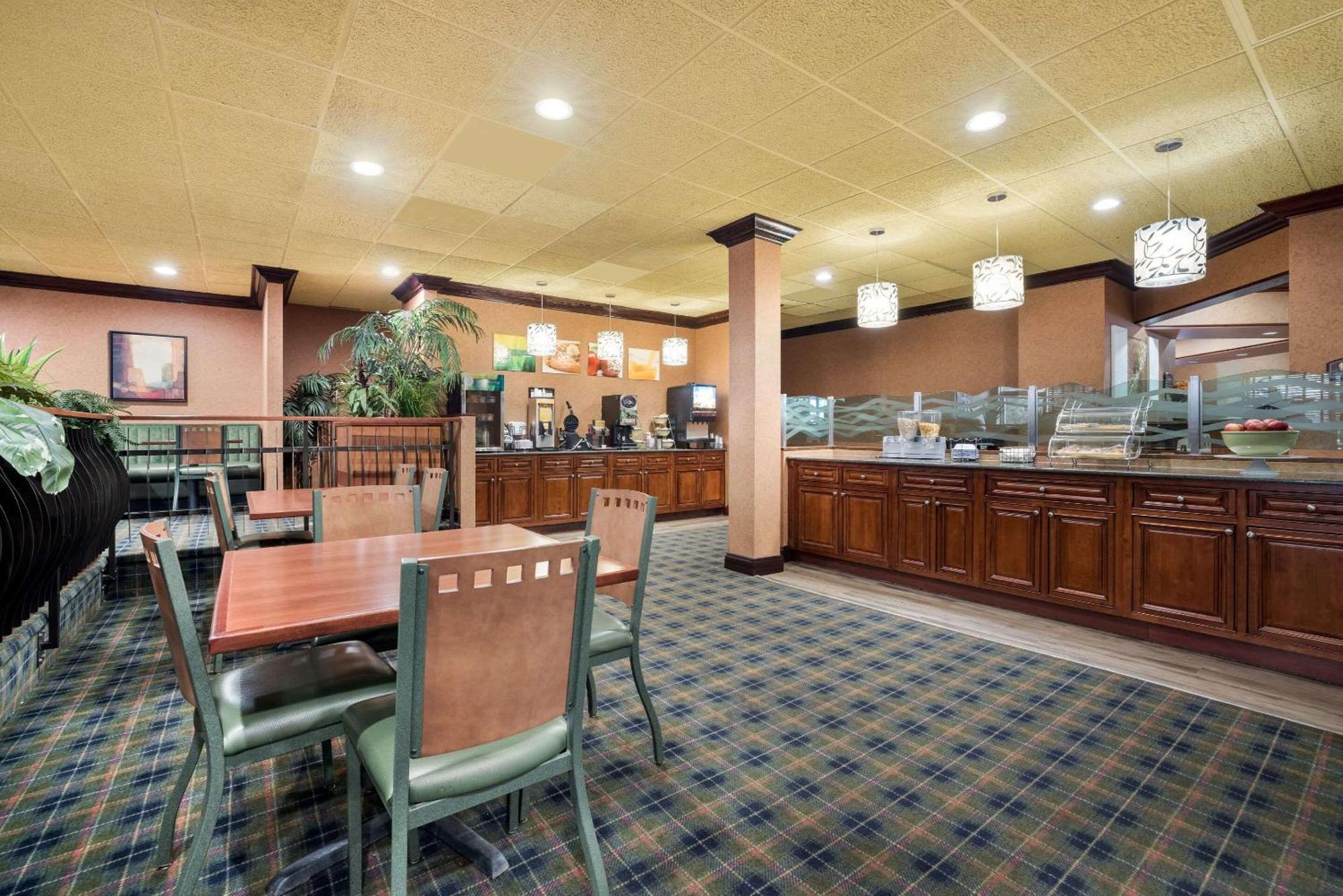 Hotel Suburban Fairgrounds