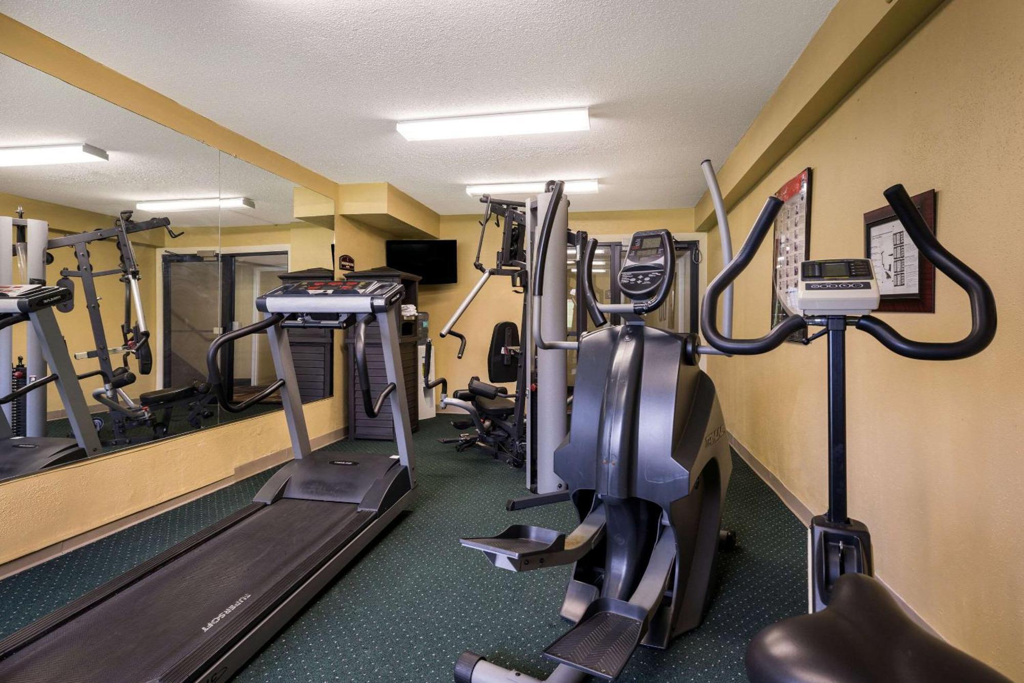 Suburban Fairgrounds Hotel 2*