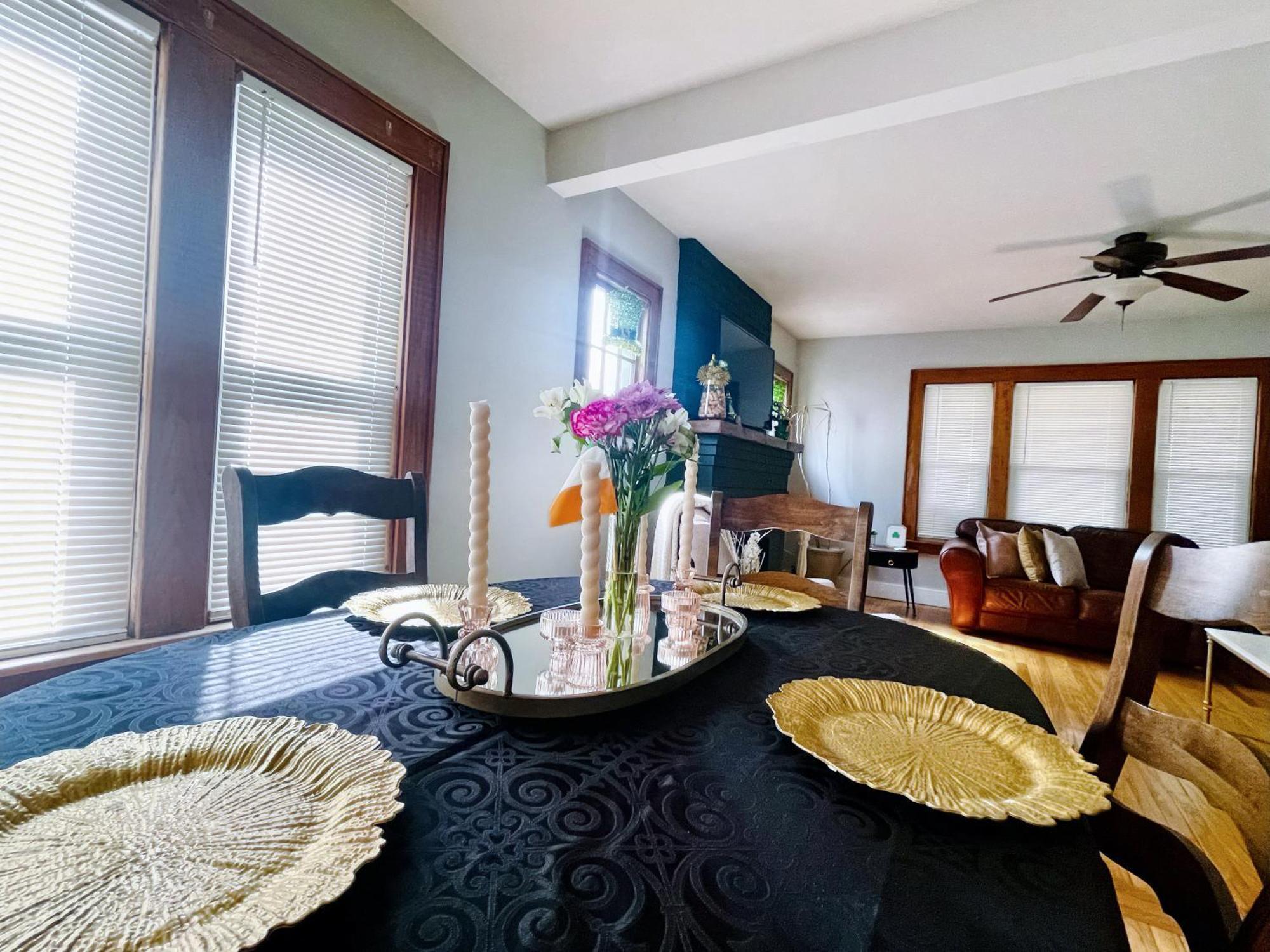 Apartment To Kenwood Conveniently Located *