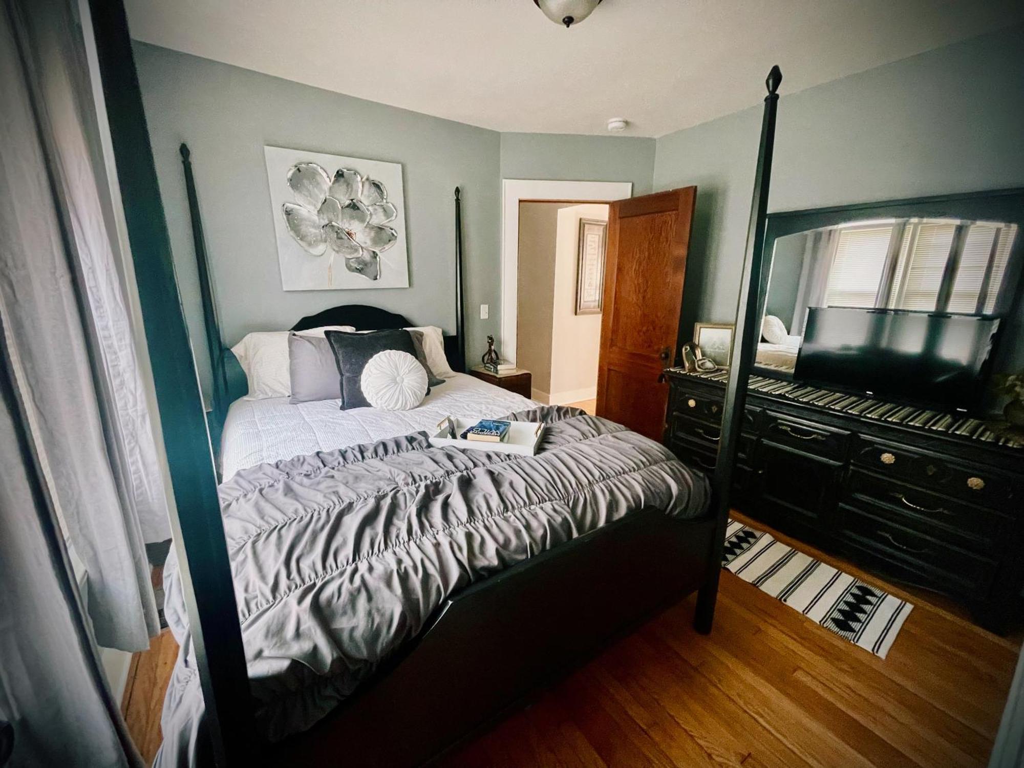 Apartment To Kenwood Conveniently Located *