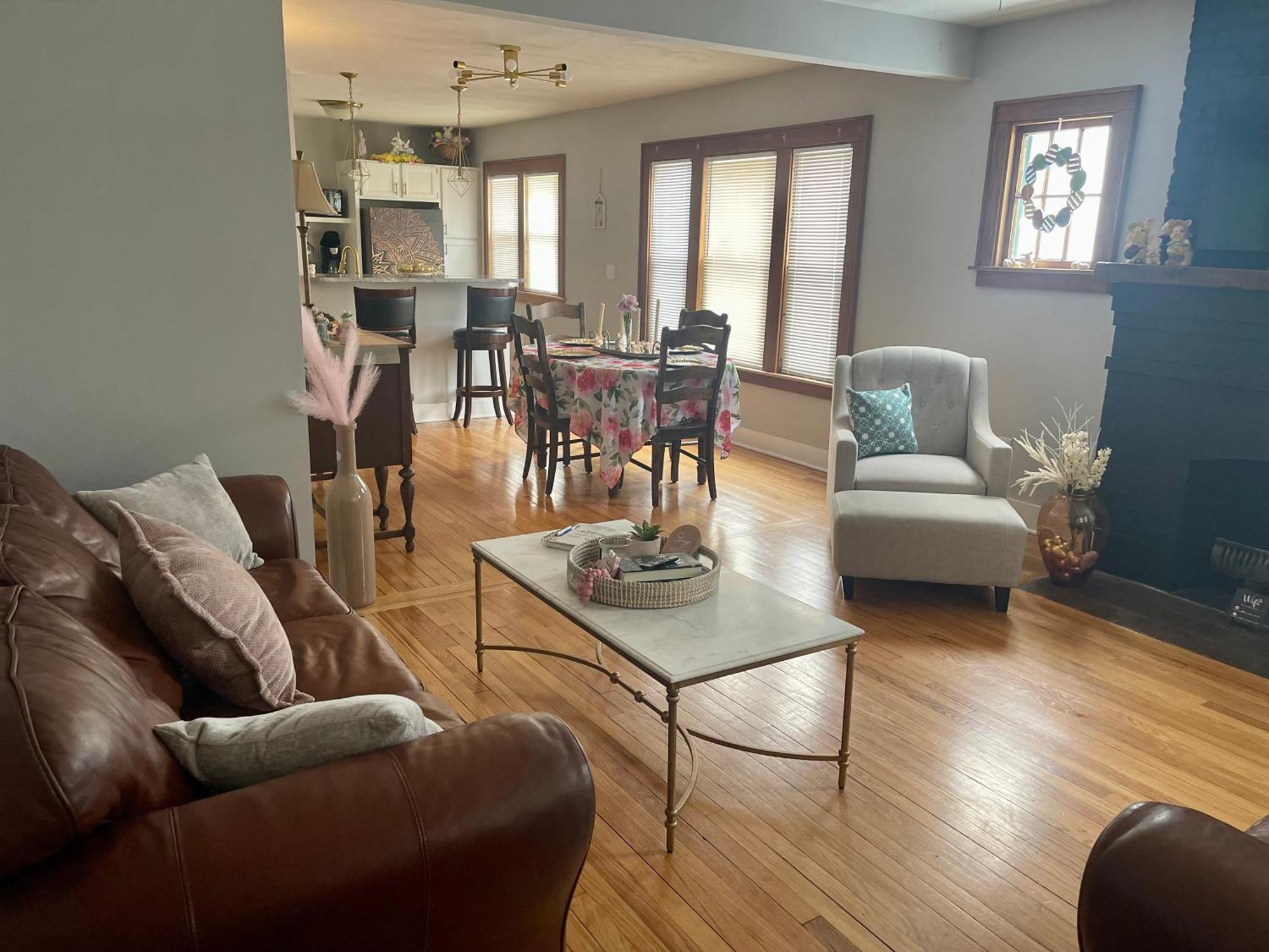 Apartment To Kenwood Conveniently Located Syracuse