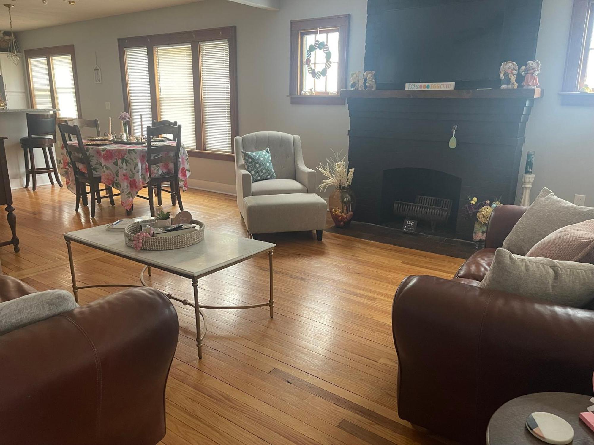 Apartment To Kenwood Conveniently Located Syracuse