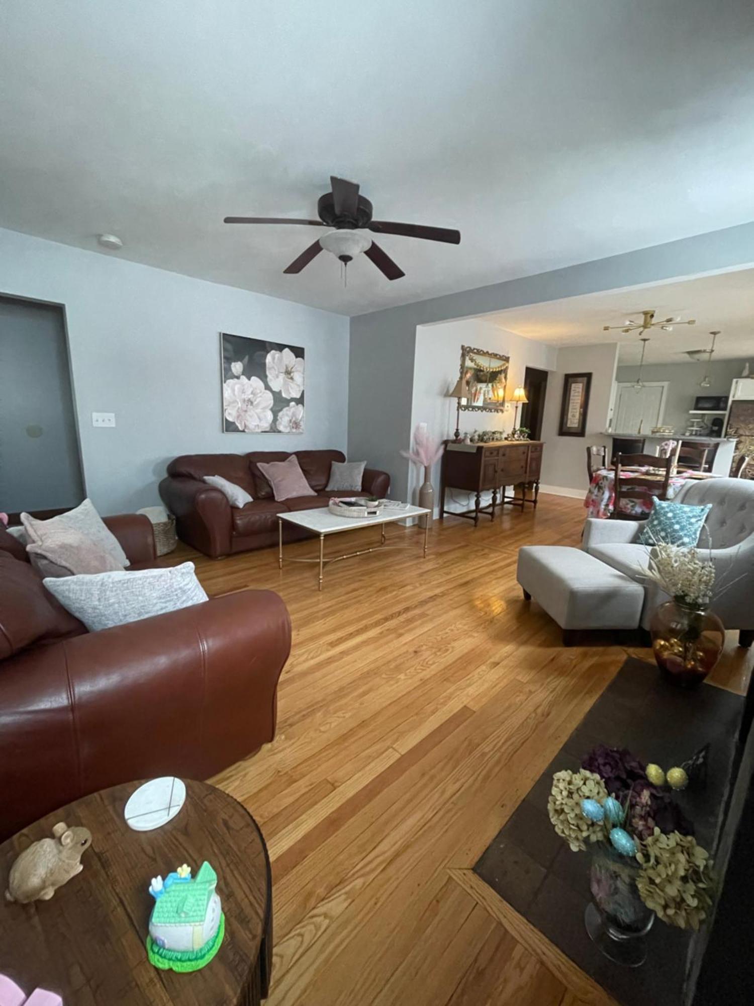 To Kenwood Conveniently Located Apartment *
