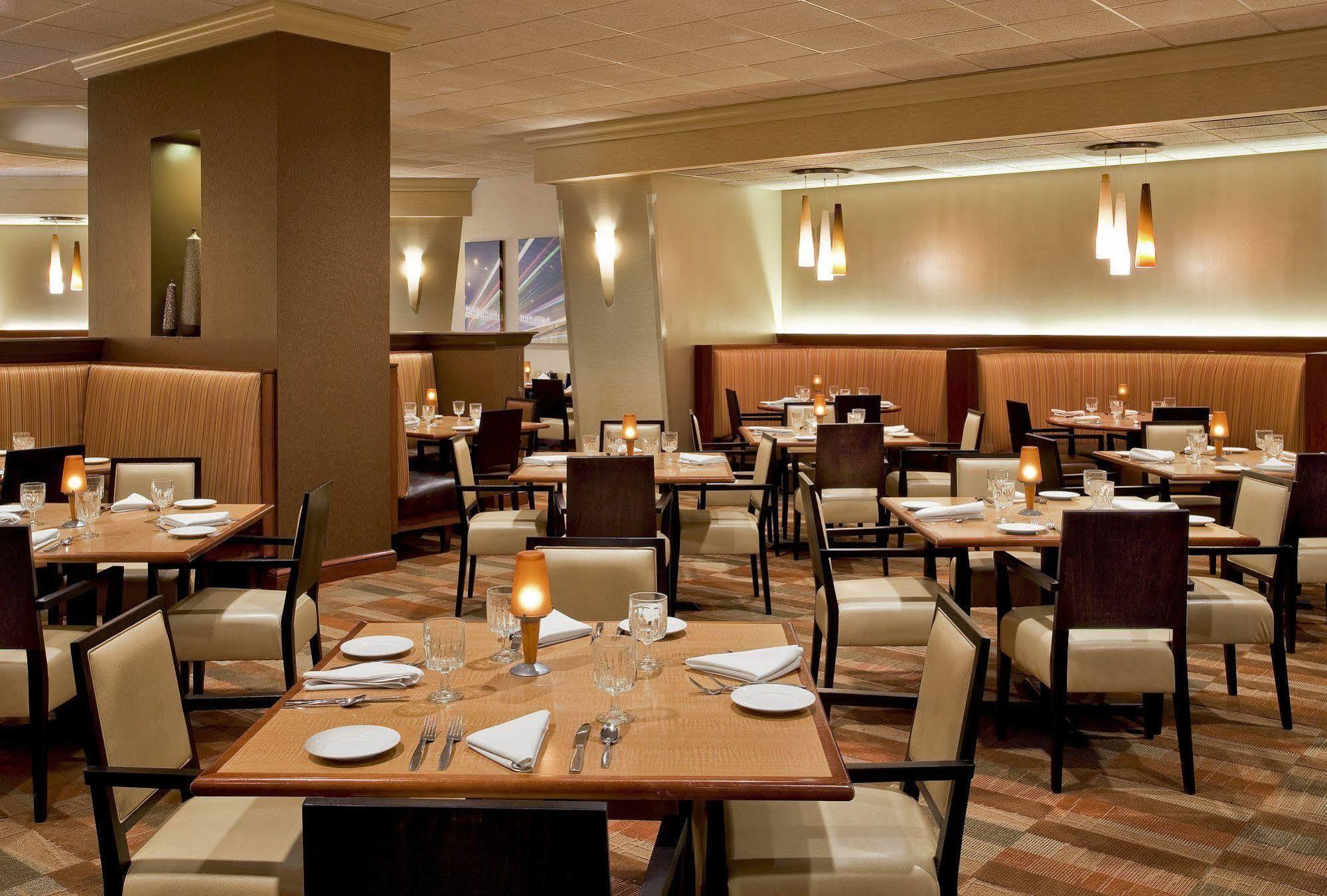 Sheraton And Conference Center 3*
